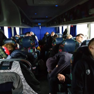 śpiący bus